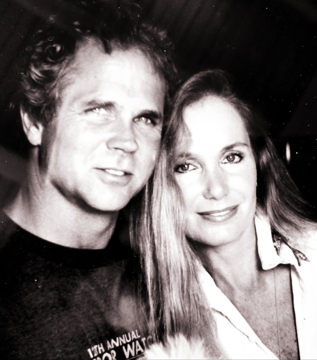 I absolutely adore this photo of Lauren & Tony Dow 💕 This beautiful couple got it right & inspire me to never give up on love~ 💞💗💖 Rest In Power #TonyDow 🙏🏽🌟💔🕊😢😔