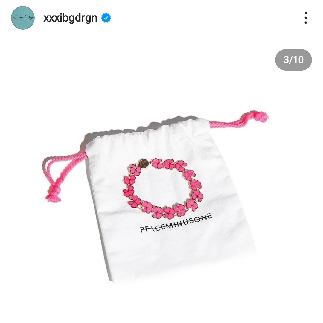 vip_is_bigbang3's tweet photo. V.I.P ya vieron lo nuevo de #PEACEMINUSONE ?
Ame las pulceritas, pero pues justo en la pobreza 😵💫 me tocara ahorrar por unos añitos jaja
#BIGBANG #GDRAGON
@IBGDRGN @YG_GlobalVIP
#BIGBANGisVIP https://t.co/gio9ARO2Tp