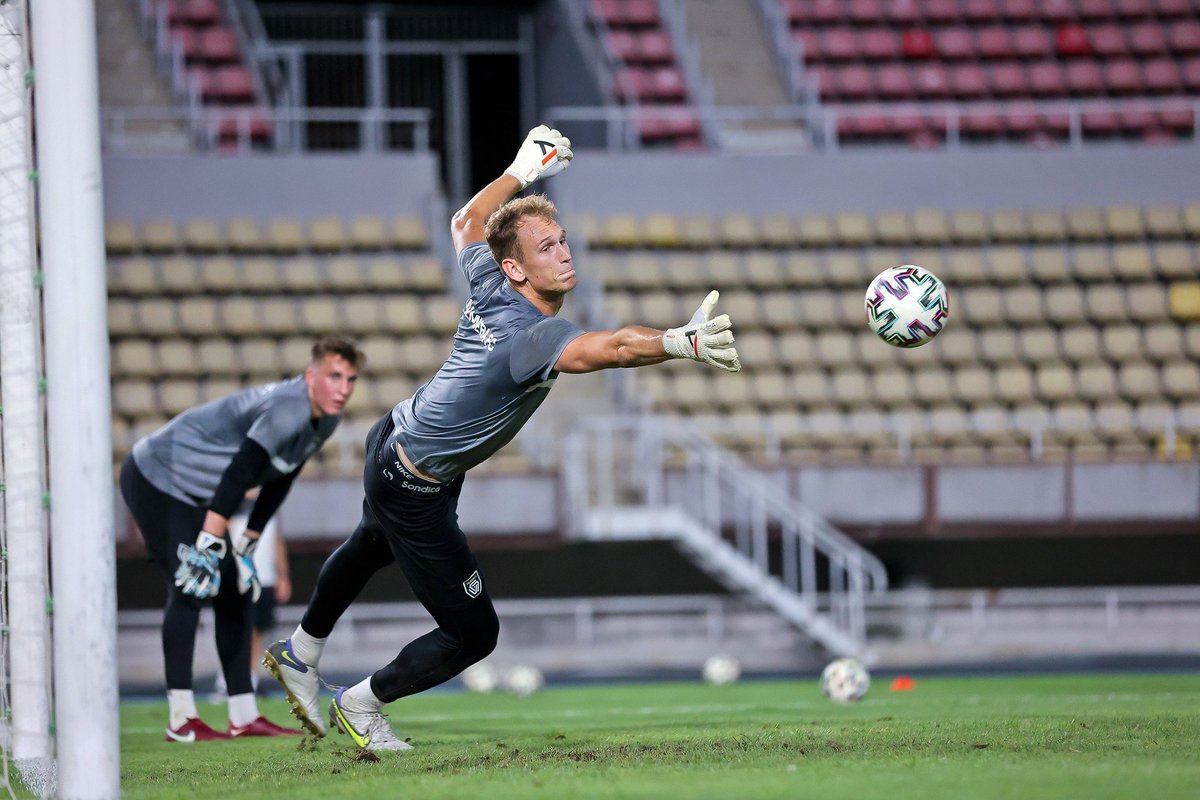 valmierafc's tweet photo. Oficiālais pirmsspēles treniņš Tošes Proeska nacionālajā arēnā aizvadīts 🏟 Esam gatavi spēlei 💪🏻TV translāciju ceturtdienas pl.21.00 skaties Best4Sport kanālā 📺
#SHKVAL #UECL #ValmieraFC #StāvPāriVisamValmiera ⚫⚽️🟢 https://t.co/1jLBzwkMfi
