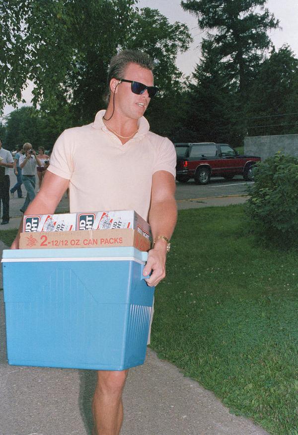 This pic of my uncle <a href="/JimMcMahon/">Jim McMahon</a> walking into training camp is so classic! He always came to camp prepared. #Bears