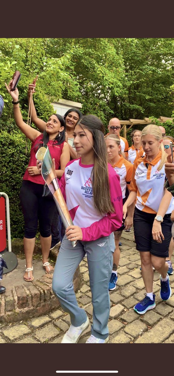ShabnumKShah's tweet photo. Proud moment watching my daughter Samah bearing the Commonwealth Baton as it tours Hall Green, Birmingham. Memorable Day and we are all so proud of her achievements❤️🤩
@Sarehole_Mill @birminghamcg22 @bmag @WarwickshireCCC  @highfieldhall #Birmingham2022  #samahkhan  #qbr2022 https://t.co/brZiYgq6A9