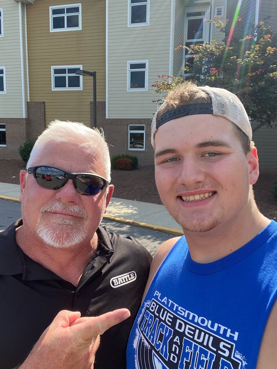 Can’t drive through St Joe without seeing one of the boys ⁦<a href="/austisohl/">Austin Sohl</a>⁩ ⁦<a href="/PlattsmouthFB/">Plattsmouth Football</a>⁩