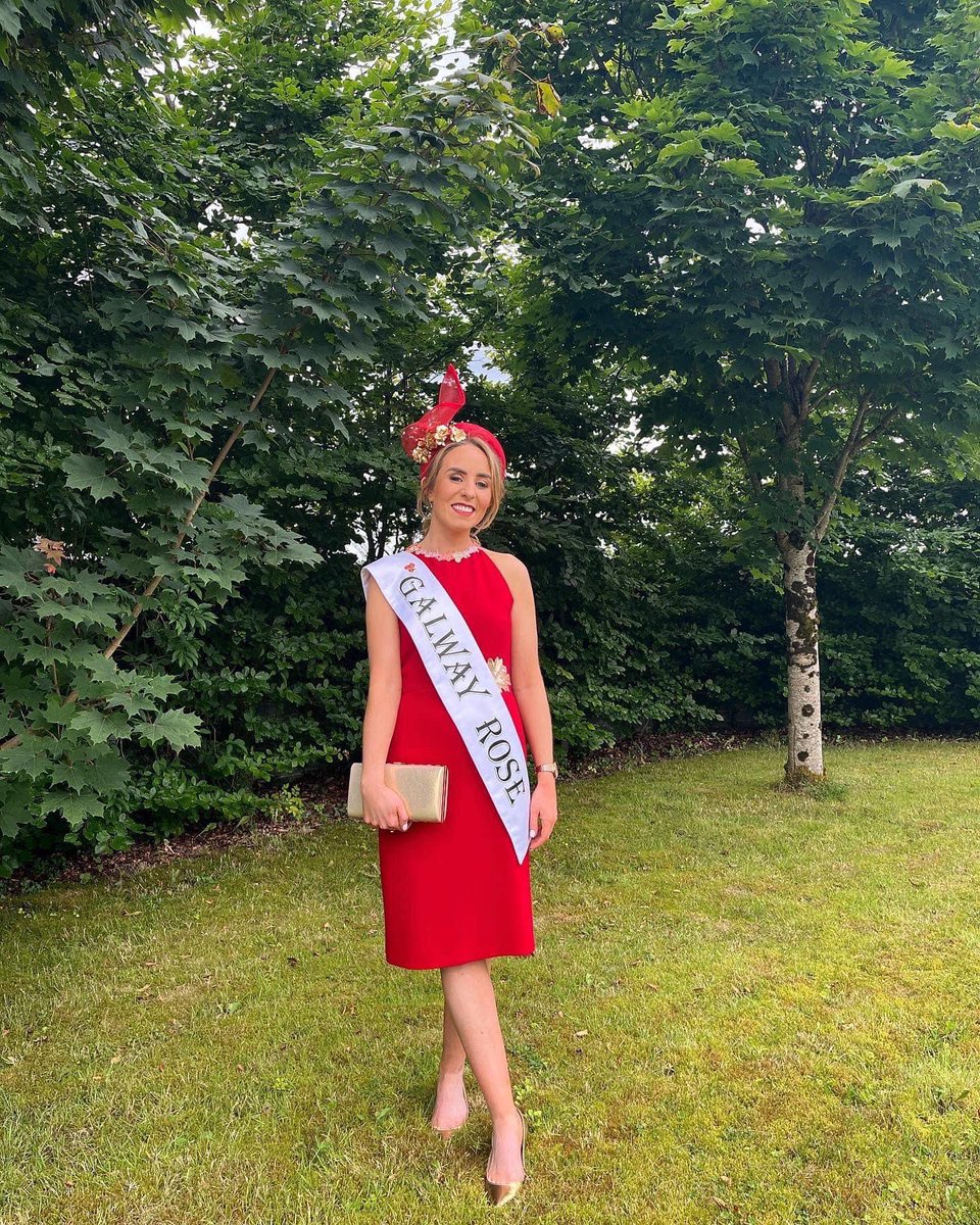 GalwayRose_'s tweet photo. Day 3 @Galway_Races #giddyforgalway ๐
So grateful for the generosity of these businesses..
๐ @GOMearaDesigns
๐ #suzanne_connell_designs
๐๐ผโโ๏ธ #hairat74
๐ #mettleandbloom
๐ #premoli
๐ @anthonyryans
๐
@NBNGalway
๐ #sarahellen_makeup
#galwayrose #roseoftralee #galway https://t.co/92Y2H9a4a5