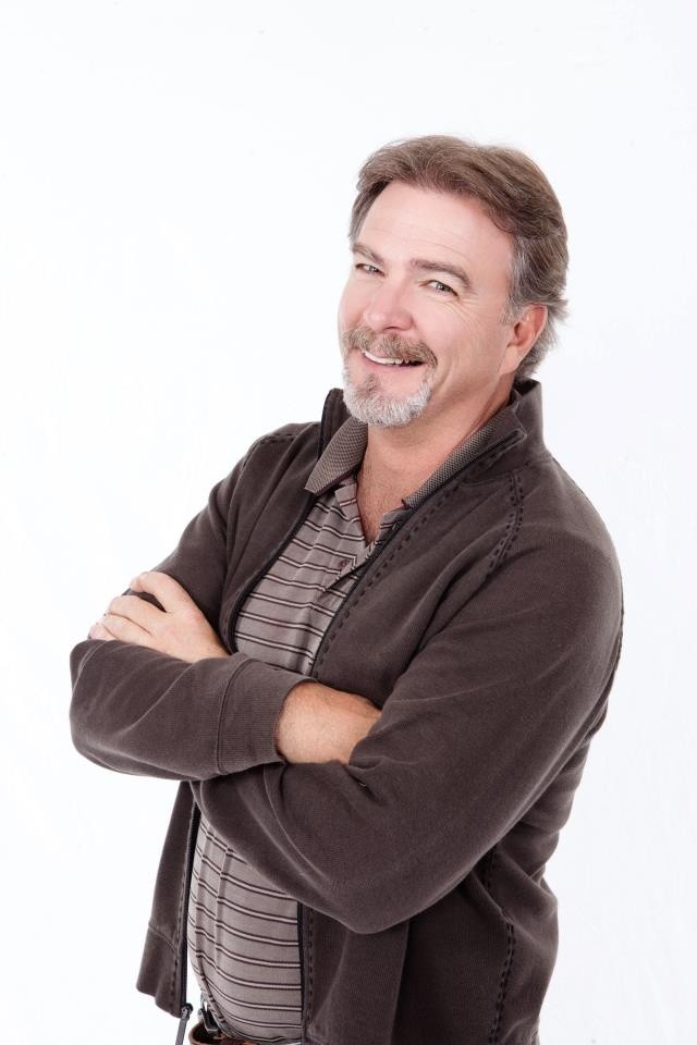 Happy birthday to Bill Engvall! He played Matthew Devereaux in The Golden Palace! 