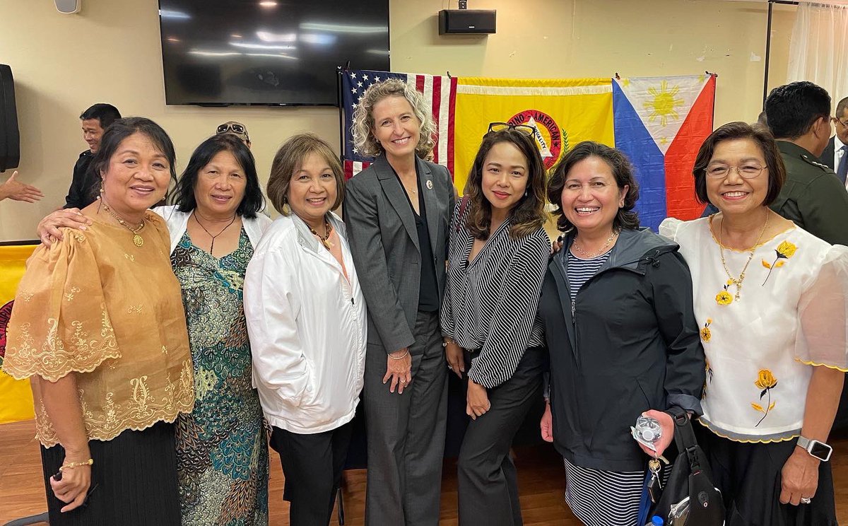 JenKiggans's tweet photo. We saw so many friends at last night’s Fil-Am CAG meeting! I am always impressed by how engaged our Filipino community is in Hampton Roads! (& thank you for the delicious dinner too!) #FilAmCAG #VA02 https://t.co/LePXxVRfm2