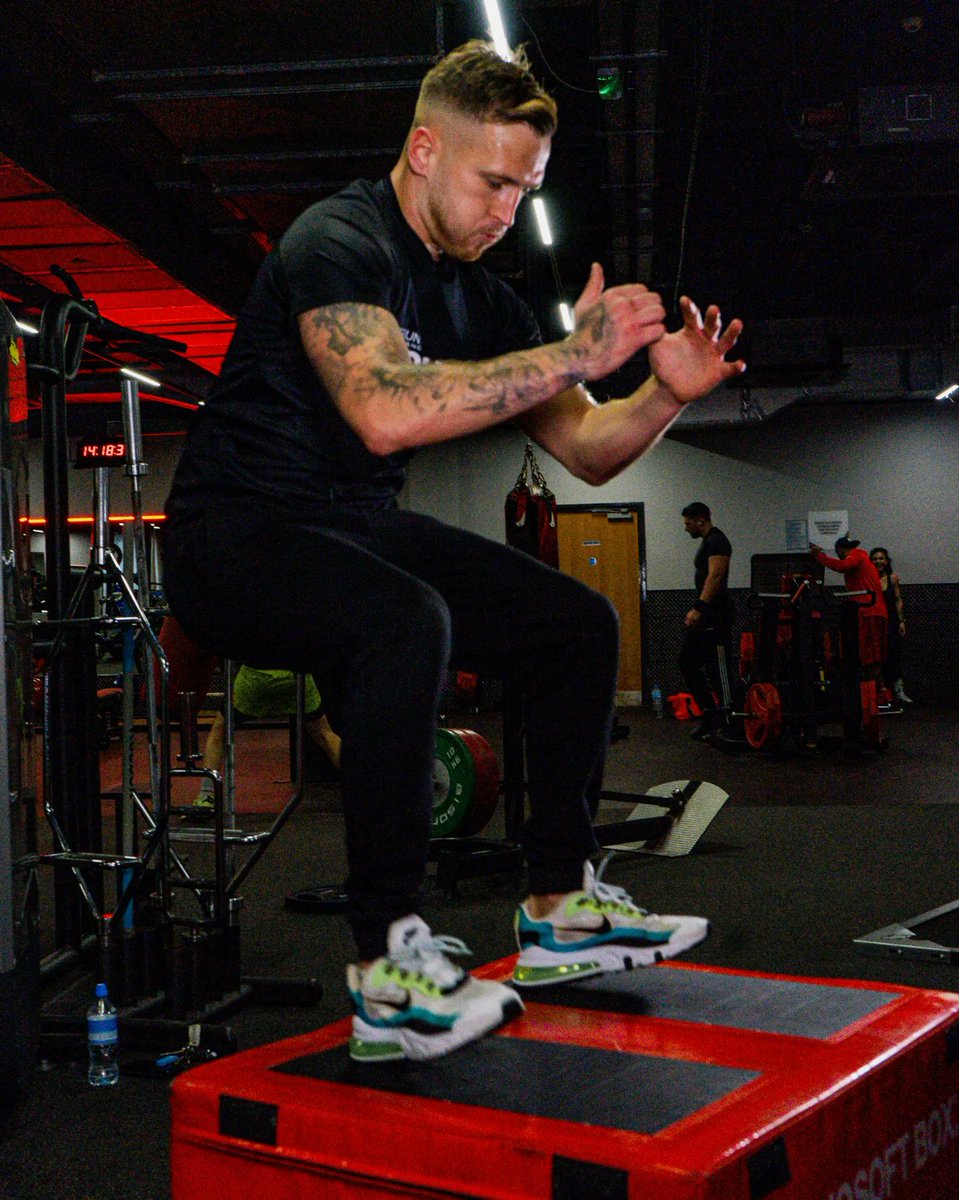 ProfoundPerform's tweet image. We all have our own personal reasons for training and improving our fitness but what’s the difference between those who succeed and those who fail? Determination!

Profound Performance products are here to help you hit your target goals: bit.ly/ProfoundProduc…

#supplements