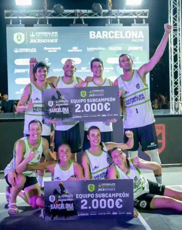 Espectaculares nuestros equipos masc. y fem.<a href="/3x3_madrid/">3x3 MADRID</a> en el master final de Bcna.<a href="/3x3series/">3x3 Series</a> Herbalife, logrando dos subcampeonatos🥈La familia sigue creciendo👋😎🔝
<a href="/FIBA3x3/">3x3 Basketball | FIBA3x3</a> <a href="/deportecmadrid/">Deporte▪️Comunidad de Madrid</a>
<a href="/GuilleMulero/">Guille Mulero</a> 
<a href="/guirume/">guillermo ruizmerino</a> 
<a href="/Fer_sierra9/">Fernando Sierra Gala</a> 
<a href="/map_ave/">Mario Álvarez</a> 
<a href="/i_baeza/">I. Baeza🏀</a> 
<a href="/alesanchezz19/">Alejandra Sánchez</a> 
<a href="/Carol_AdelC/">Carol Arfinengo</a>