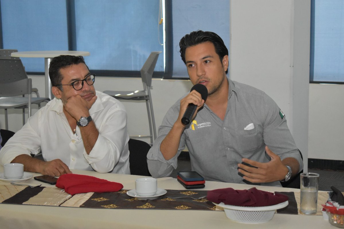 Con el objetivo de cumplir con los estatutos rectores de la #CMIC, esta mañana celebramos la Sexta Reunión de Comité de Directivo de <a href="/cmicveracruz/">CMIC Veracruz</a>, en la cual se rindió el Informe Semestral de Actividades, destacando el logro de las metas anuales en el mes de Junio.