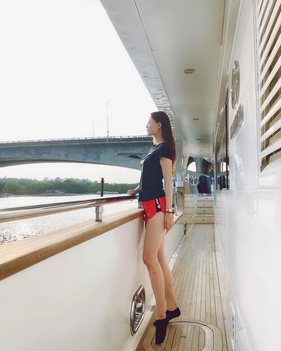 After going through the wind and rain, I only hope that I can have a heart to accompany you on this bumpy road; Friendship is the bud of happiness, good morning!