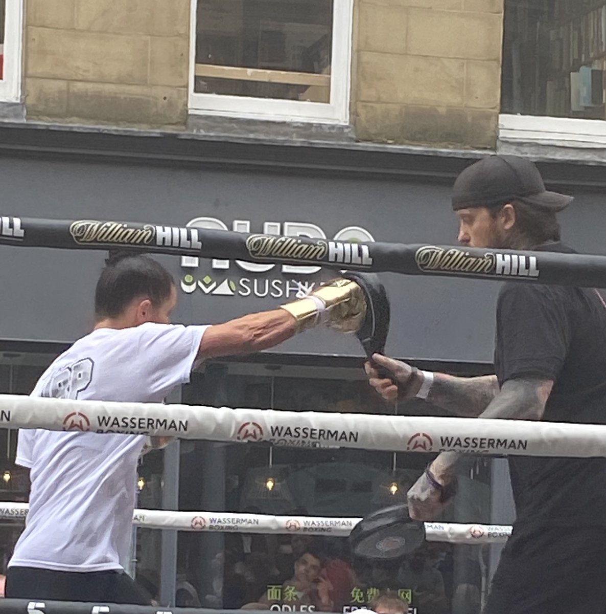 MLKidda's tweet photo. Time off work..works out brilliant when this champ is holding a public workout in the centre of Newcastle! @jordanbarkerp Saturday night…she goes to work #teamjbp https://t.co/HgLRUtxjOm