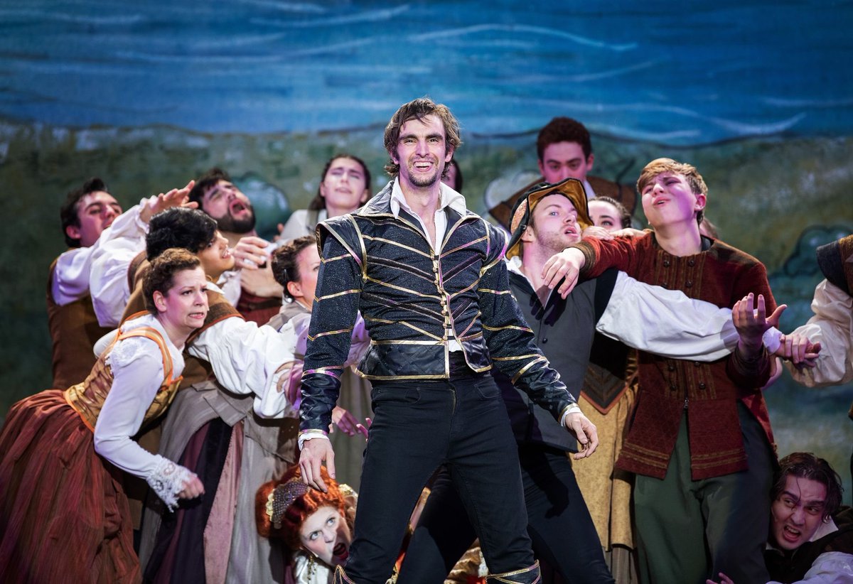 The Van Arts Review tweet media