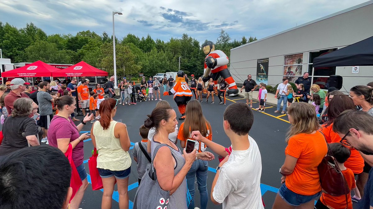 TDA, <a href="/FarabeeJoel/">Joel Farabee</a> and <a href="/PattyBrown36/">Patrick Brown</a> are celebrating <a href="/FlyersTCenter/">Flyers Training Center</a> Community Day with the Orange &amp; Black Faithful at Wednesday’s <a href="/FlyersCommunity/">Bristol Flyers Community</a> Caravan visit!