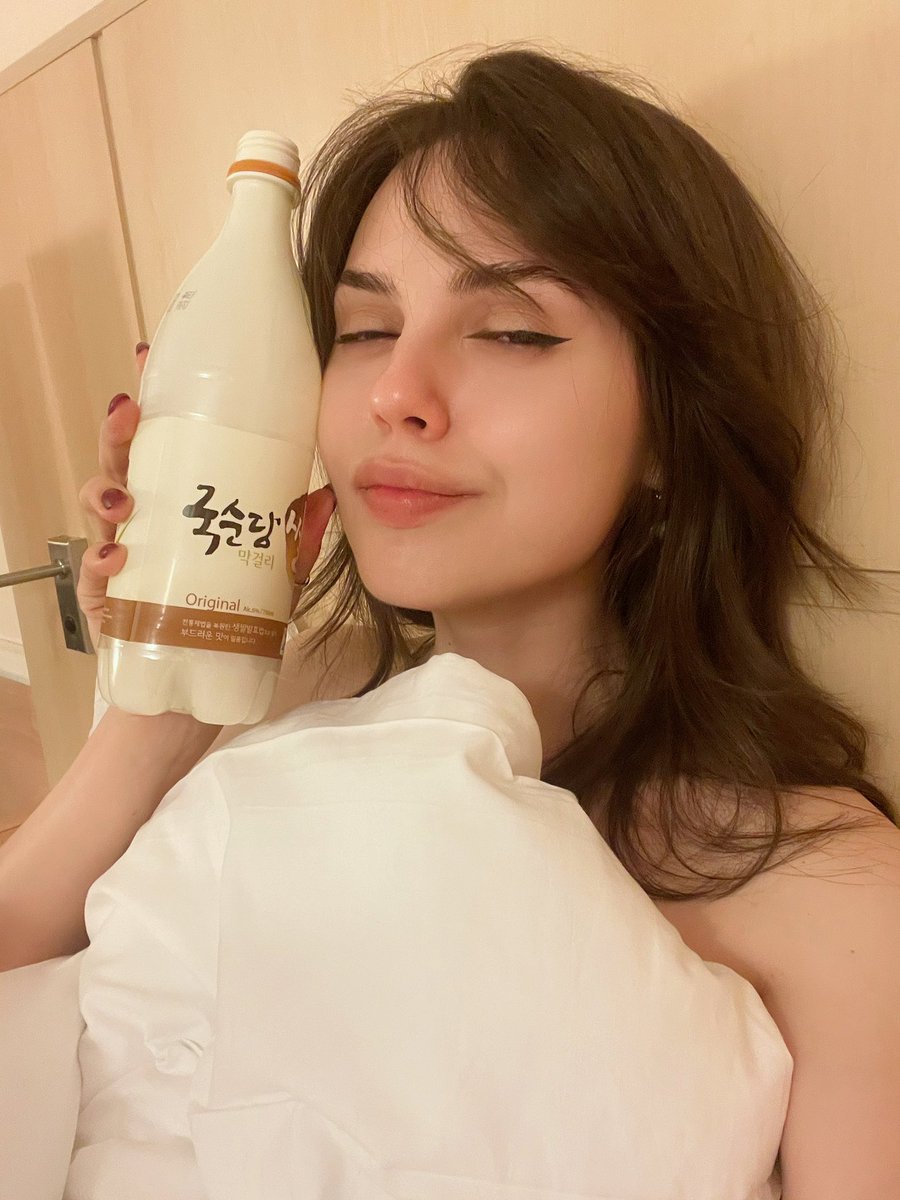 Штош, Прага получает дополнительные баллы в моем путешествии, потому что макколи здесь можно купить даже в задрипанном мини маркете