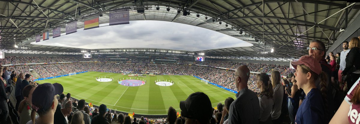fi_wils's tweet photo. Thank you @MKDonsFC for another fantastic evening. Can’t wait for the final @wembleystadium ! History in the making @Lionesses 👌🏴󠁧󠁢󠁥󠁮󠁧󠁿⚽️🔥❤️ #WEURO2022 #Lionesses #itsdefinitelycominghome https://t.co/3GRmuYO6P9