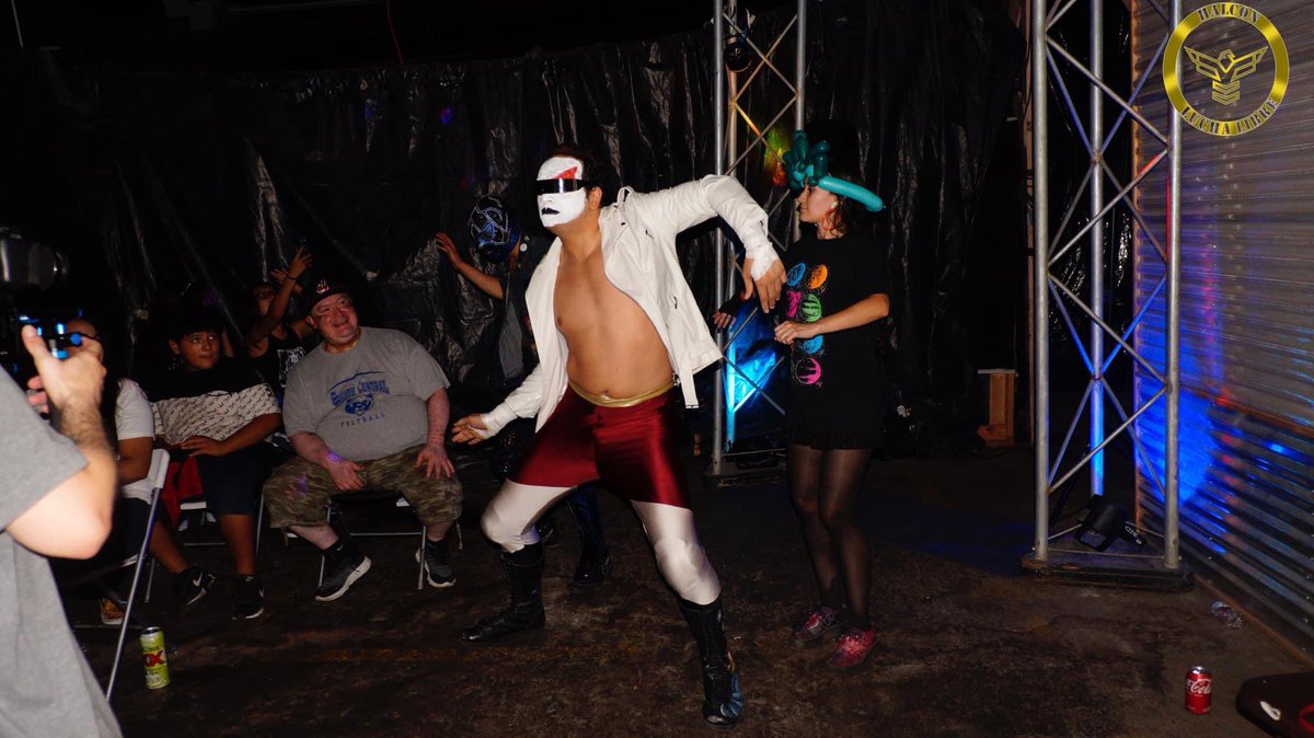 PlutoMarsAttack's tweet photo. Do the Pluto!!! 🐙 #folkdancing #prowrestling #prowrestlinglegacy #plutomars https://t.co/yolDEiuQSf