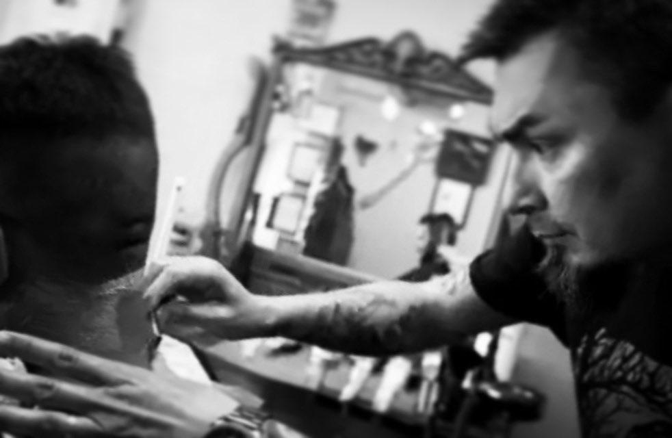TonsorialWesley's tweet photo. Back in 2013 when I opened the original #homersbarbershop in Lodi, CA. #igothomered https://t.co/4KusZGOGNs