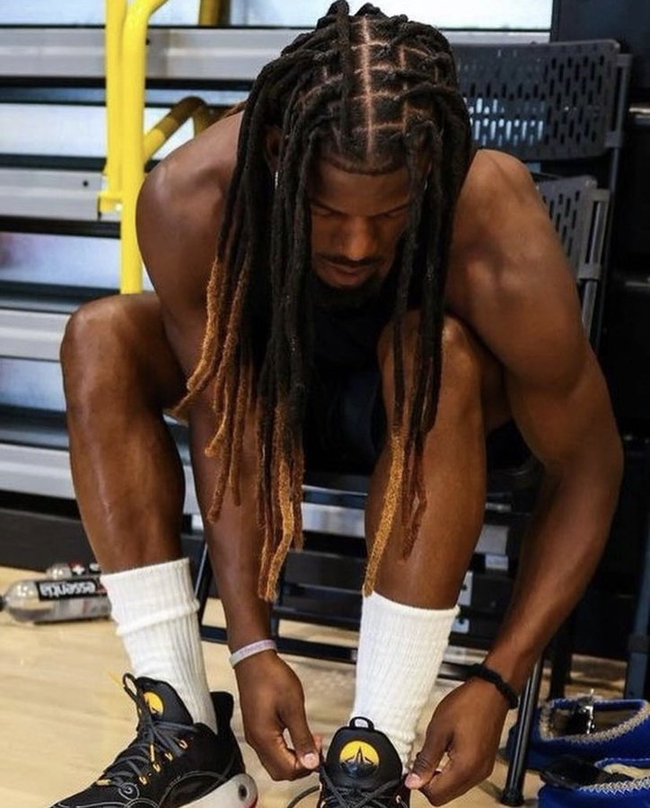 NBAMemes's tweet photo. Other NBA players with their extensions vs. the extensions Jimmy Butler got https://t.co/wOyLntrxA2