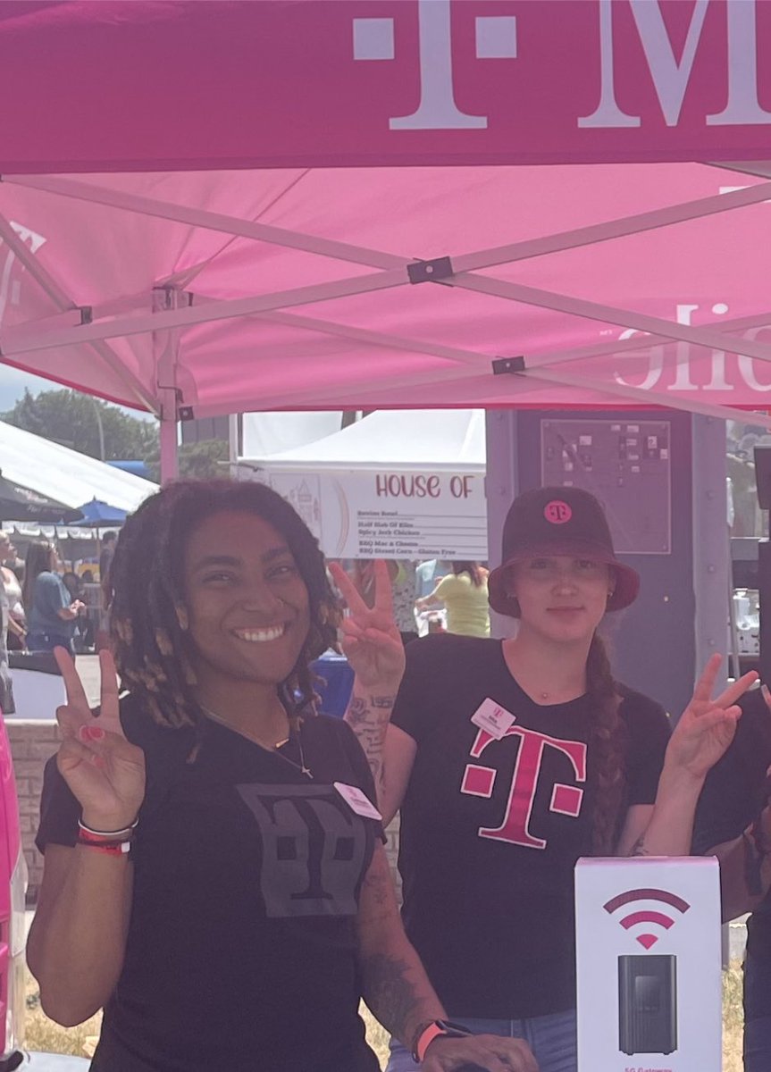 I must CONGRATULATE 2 of SuperStars @MiaRose18589961 @demaiah_HTE_tmo on this amazing feat of receiving WINNER CIRCLE for Q1 2022!!!!!!!! 🏆 
This manager appreciates everything you both do in Truck 🌎 #TruckLife #watchMIhustle ☔️ ❄️ 🍁 ☀️