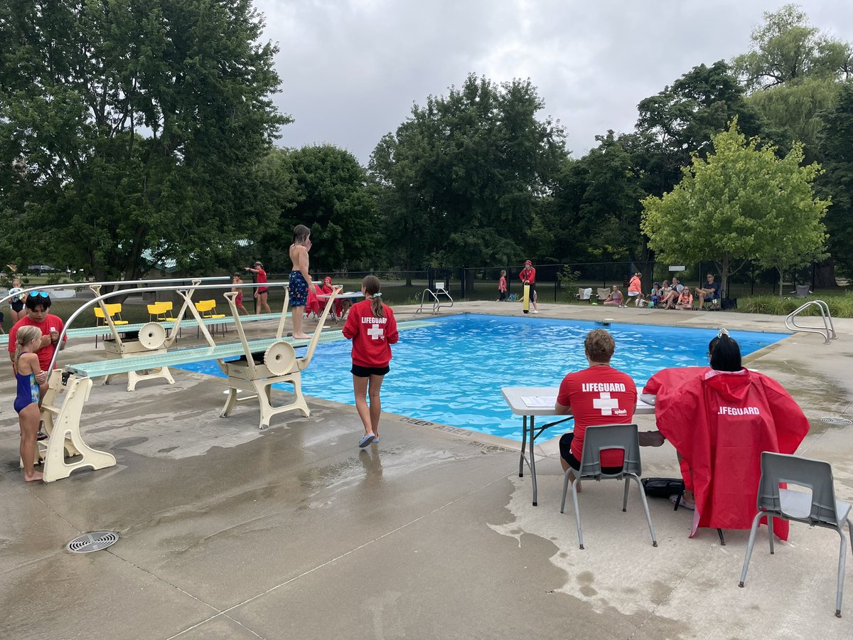 A little bit of rain couldn’t stop us from hosting our first official dive meet since 2019! 

Great job to all the divers and coaches who competed today at Gibbons Pool!

#colaquatics #londonaquatics #ldnont #diveteam