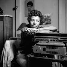 rochelleriley's tweet photo. The installation from artist Alison Saar features a bronze sculpture of Hansberry and five unique bronze chairs representing aspects of her life and work as a playwright, journalist and activist. #DoTheWrightThing #BecomeAMember #ProtectCulture
/2 https://t.co/4hyCQgAypP