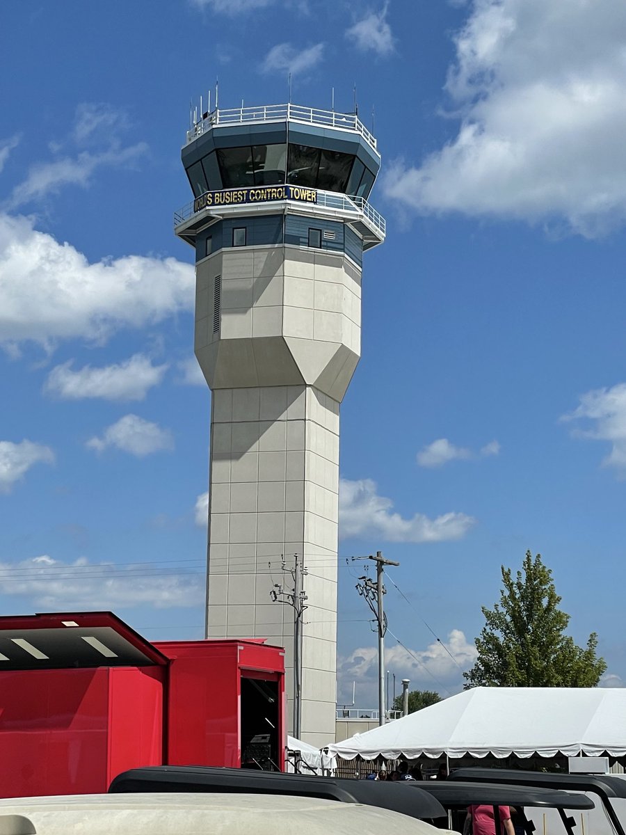 World’s Busiest Control Tower ⁦@EAA⁩ #EAAAirVenture #OSH22 #ATC