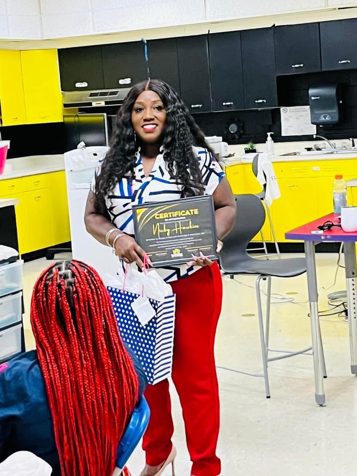 minstrel71's tweet photo. @VanceCountyMS We're on a roll with entrepreneurship. She's all about chasing the bag. The hustle she has is out of this world. What a wonderful presentation educating our students about real estate. #KeystoneBrokerage https://t.co/SnrXnPUo2c