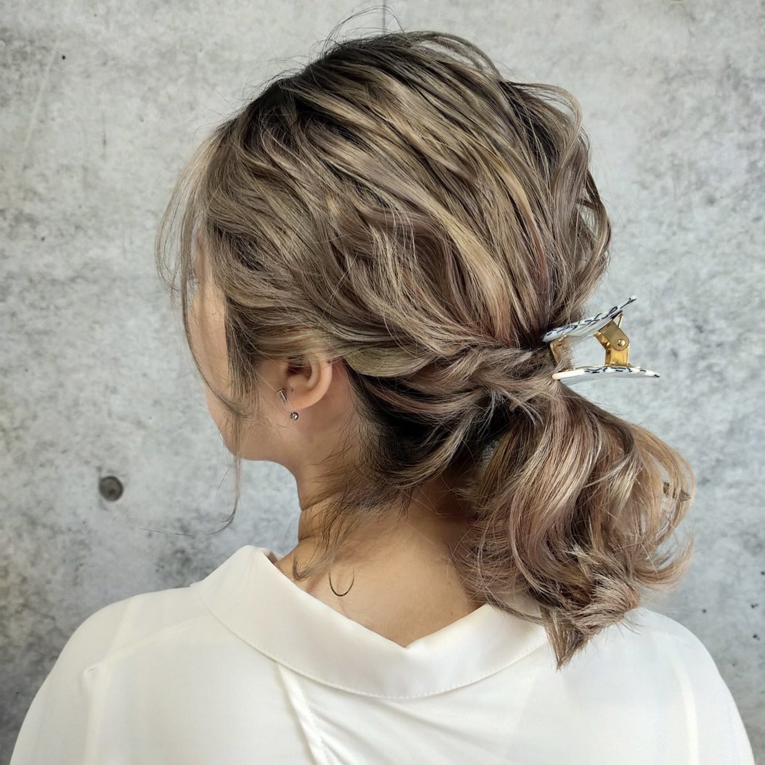 こなれヘアアレンジ♪
カチッと決めたくないけど
オシャレなスタイルにしたい方に
オススメです😆
デート前などにぜひ☺️