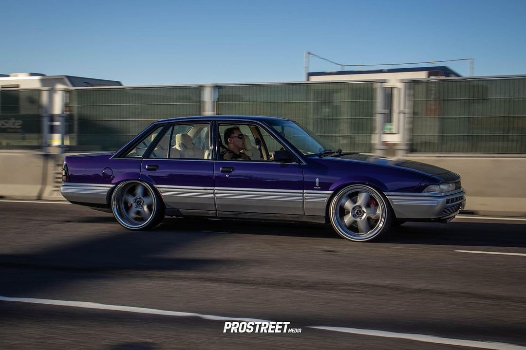 Simmons_Wheels's tweet photo. #repost
@prostreet_media

[LTZFLI] one of the most well known and sickest VL Calais from Melbourne cruising down the freeway 💪🏻💪🏻

#vlcalais #calaisturbo #vlturbo #turbo #rb30 #rb30turbo #calais #hsv #holden #gmh #simmons #garret #garretturbo #streetcar #prostreet  #simmonswheels https://t.co/r7rxgyr9zf