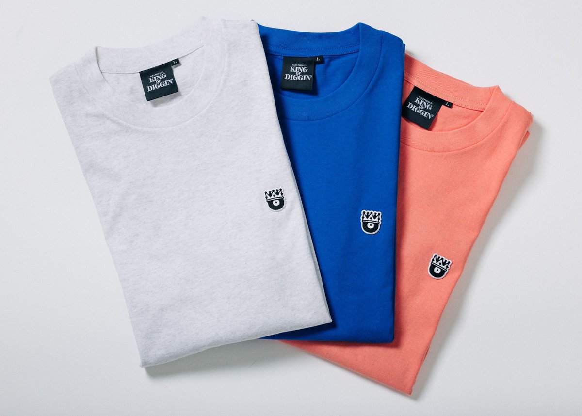 K_O_D_TOKYO_FM's tweet photo. ⭐️NEW ITEMS⭐️
KING OF DIGGIN’× CLEOFUS
“BOOM BOX SS Tee”
Color : Ash , Royal , Warm Pink
Size : M , L , XL
¥6,600(INTAX)
※数量限定アイテム
お求めは千代田ホテルレコード⬇︎⬇︎⬇︎
https://t.co/S4cMVIR5e1
#kod_tfm #cleofus @DJMURO @MACKACHIN @ccleofus @tokyofm @MURAKENPHOTO https://t.co/wiB5RCVBfN