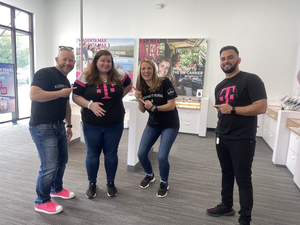 moleworld's tweet photo. Incredible day in Roanoke…started the day meeting with our amazing dealer partners and celebrating their successes.  Then it was time to celebrate Roanoke’s first ever Winners Circle winners with our fearless leader @ktownshend88 #winnerscircle #roanokerising #herecomestheboom https://t.co/wprmh252QE