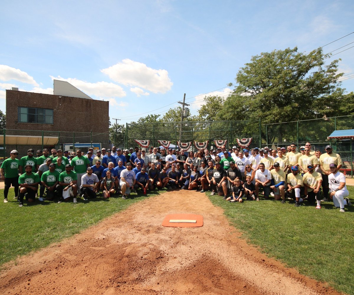 NYPDHispanic's tweet photo. Thank you all for making the 2nd Annual Heroes Softball Classic a success! #ForACause #ForAPurpose 🙌🏽🙏🏼 @NYPDPBBronx @NYPD47Pct @NYPD43Pct @NYPD46Pct @NYPD48Pct @NYPD45Pct @NYCPBA @NYCPDDEA @LaMega https://t.co/KukQ8A1Pma