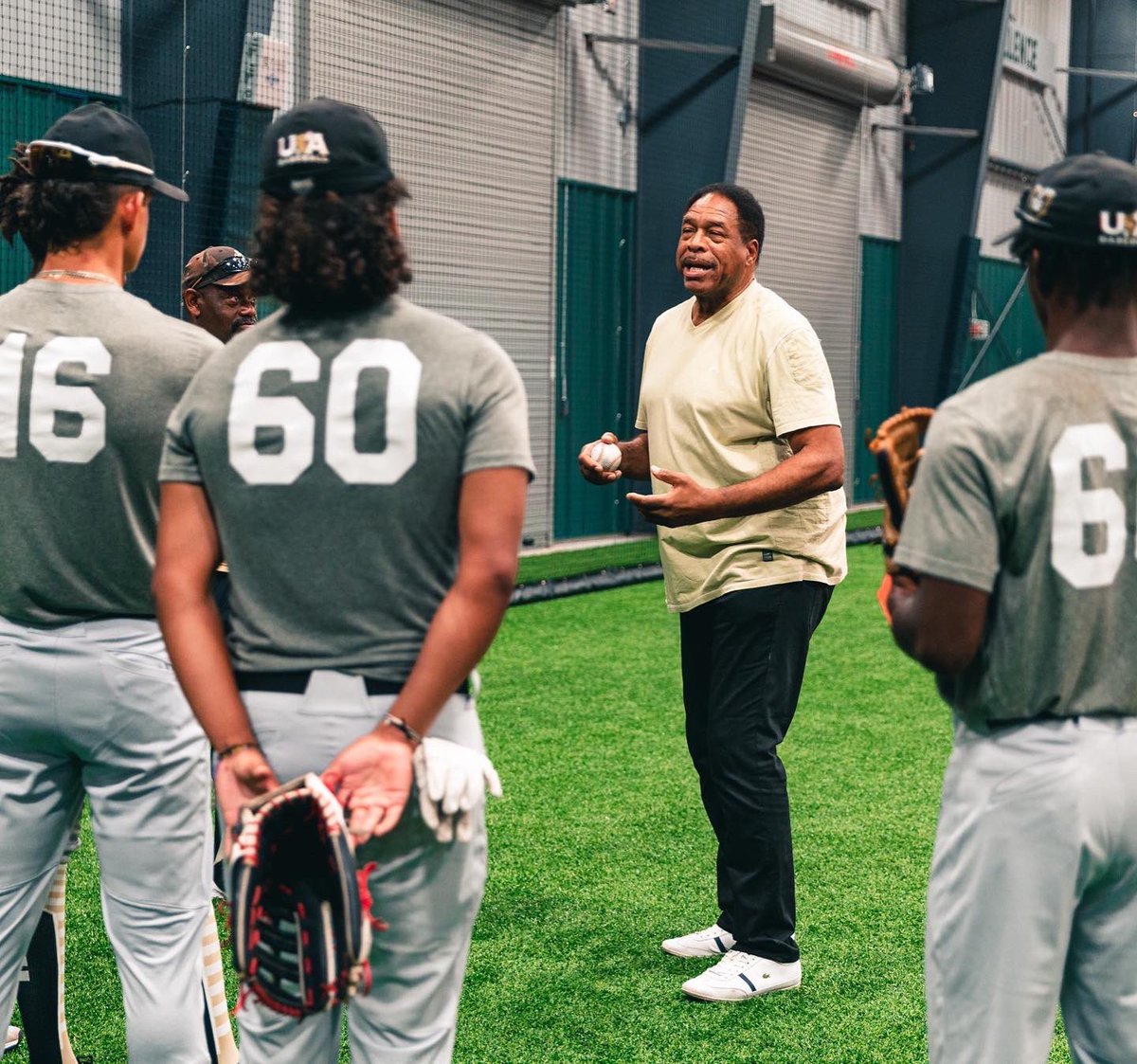 MLBDevelops's tweet photo. HOF Company in the 4️⃣2️⃣ Building! @DaveWinfieldHOF #HAI22 https://t.co/OFMj2bofk8
