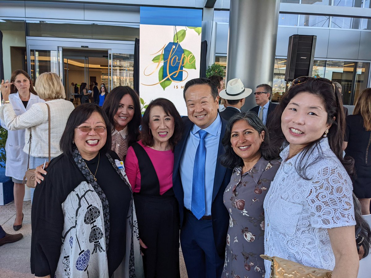 With more friends at the opening of @cityofhopeoc. So grateful to have this amazing cancer center in Irvine! #hopeishere