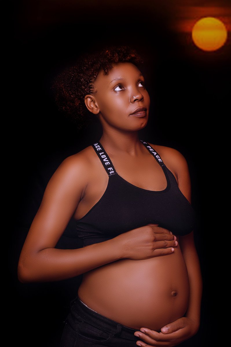 ndolo_dancer's tweet photo. I am ready to bring my future boy to the world , to my world that is full of colors , art , creativity , originality 💐🌈🌙🌟
#pregnancy #pregnant #artist #artistic #colors #inkmodels #tattoo #flowers #momtobe #momblogger #watercolor https://t.co/MSFbPrFHbL