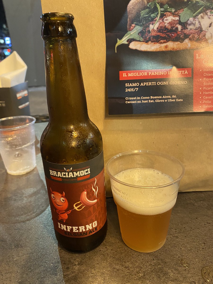 Провёл в Милане шаурминную разведку для @Apple_SIR .
Попробовал только одну и не совсем шаурму ) но думаю не промахнулся. Мясо с Bistecca alla fiorentina и остальное не стандартно но очень очень