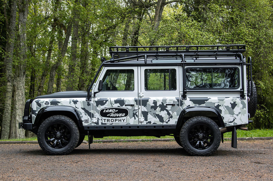 landroverpa's tweet photo. New ultra-limited 399bhp Defender Works V8 Trophy II Starting at £225,000 available in 90, 110 & 110 double-cab. Just 25 will be made powered by 5.0-litre V8 petrol that produces 379lb ft torque via 8 speed automatic transmission
#landrover #DefenderWorksV8 #landroverphotoalbum https://t.co/6y0KxRJ3Tn