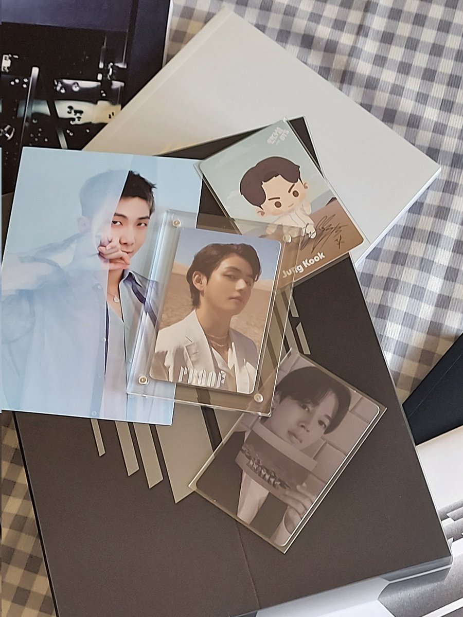 tjinvr's tweet photo. – 📬 you've got mail❕

• @seoul_stop

hiii !! my bts proof album has arrived ! i am very happy w/ my pulls, thank uu so much for packing them securely and shipping them safely !! 🤍🤍 https://t.co/XlDCA4NJTe