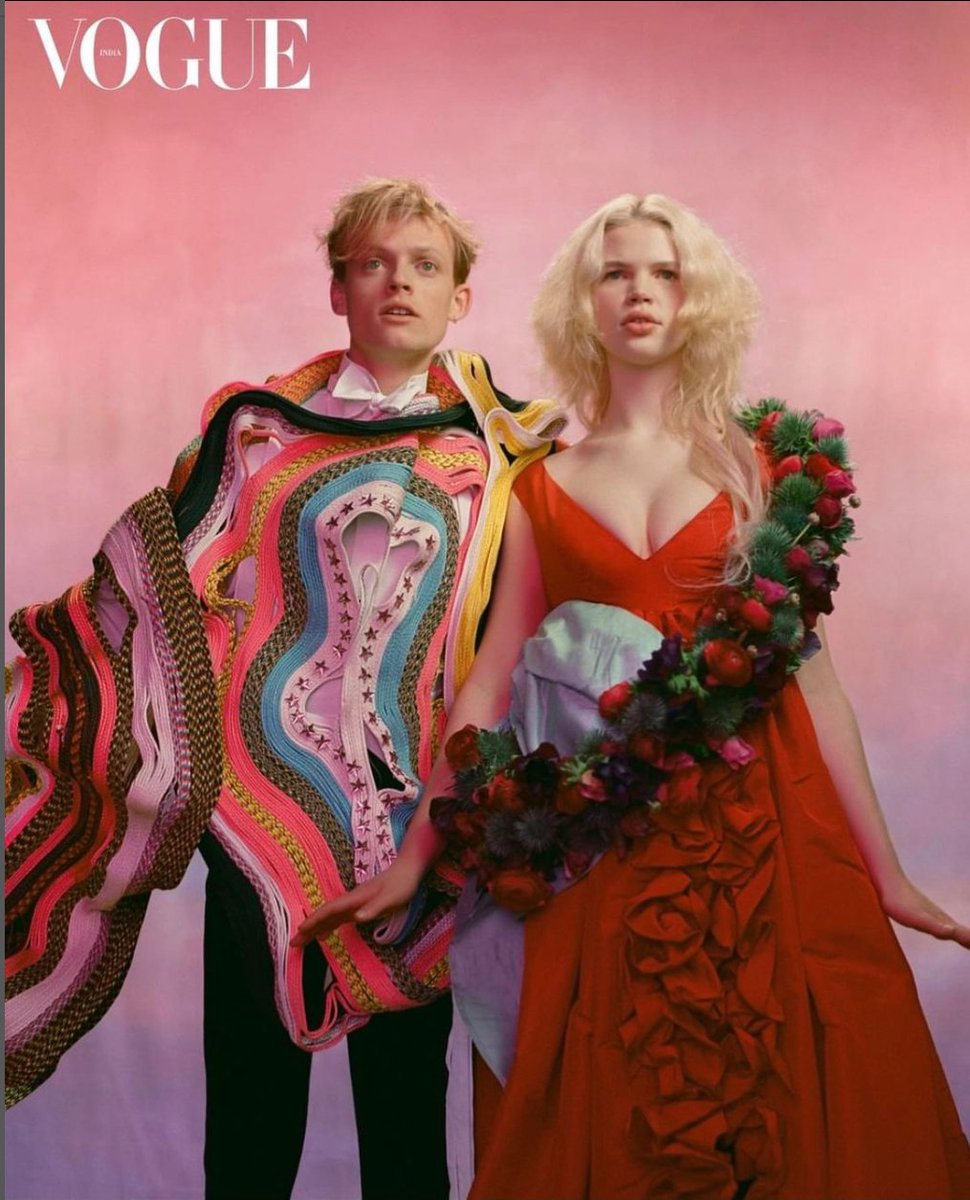 FelicityFinn's tweet photo. Matty Bovan’s works are very eccentric, very cool, his works are a work of art!! Matty’s gonna get support from Dolce Gabbana for the Milan Fashion Week, they will provide the materials and support the creation of the collection. #dolcegabbana #mattybovan https://t.co/WBqGxV4qCd