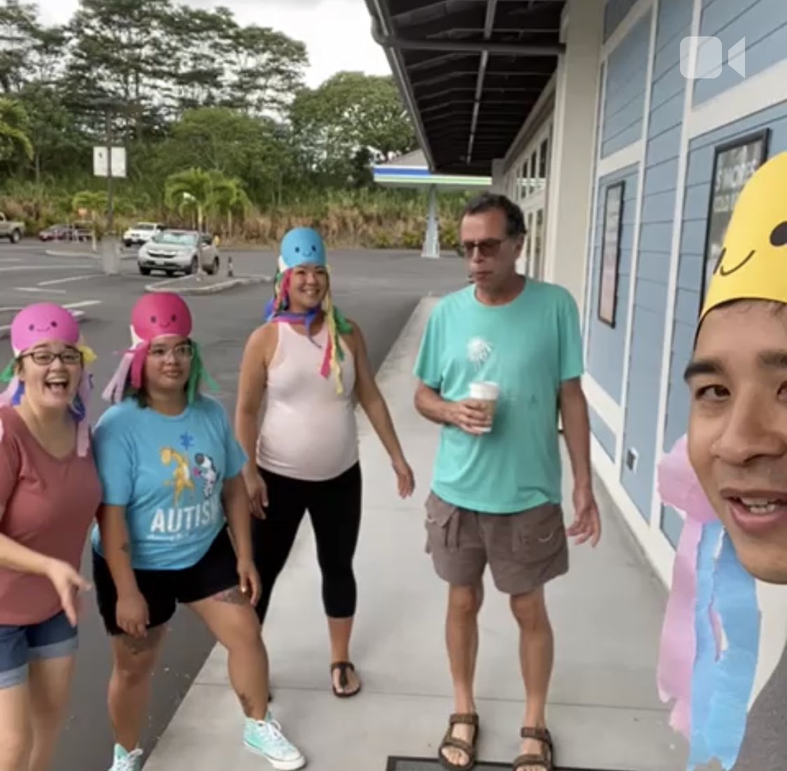 Hboteilho's tweet photo. What better way to foster meaningful relationships and connect with the community in which we serve by competing in the Keonepoko 3rd Annual Goose Chase Scavenger Hunt. @keonepoko_elem @KKPCA1 @KKPCASBello #TeamKEO https://t.co/Nx9eD9dpx4
