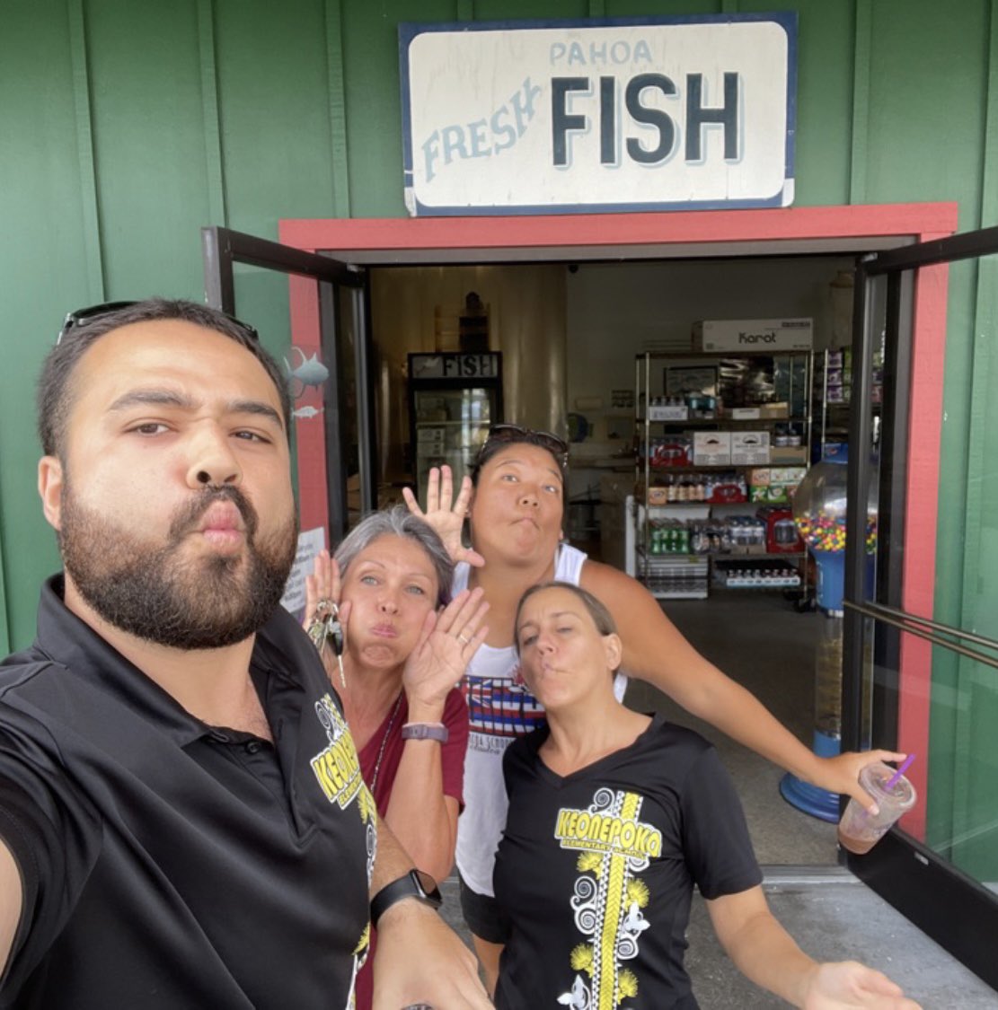 Hboteilho's tweet photo. What better way to foster meaningful relationships and connect with the community in which we serve by competing in the Keonepoko 3rd Annual Goose Chase Scavenger Hunt. @keonepoko_elem @KKPCA1 @KKPCASBello #TeamKEO https://t.co/Nx9eD9dpx4