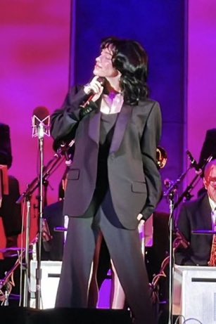 onadeadpIanet's tweet photo. GUYS WE FINALLY GOT BILLIE IN A SUIT??? SUITILLIE?!!?!?!?!! https://t.co/6dr8QNiFxT