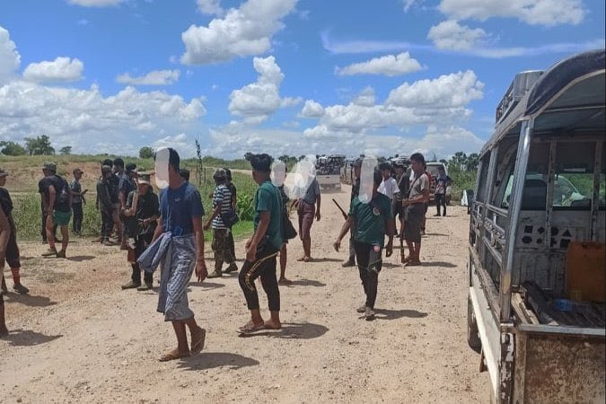 2 members of PDF got injured in the clashes between junta soldiers and local defense forces in Pakokku tsp yesterday. The clashes lasted for over 2 hours. #2022July28Coup #EndImpunity #WhatsHappeningInMyanmar
