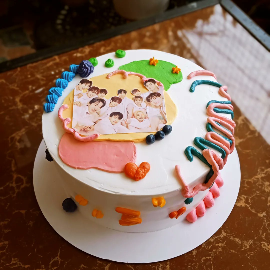 FlavoryBlends's tweet photo. We'll be seeing treasure on July 29 plus JackBam ❤️ 

Get ready for fired performances from them tomorrow, July 29 at the #2022KPopMasterzinManila

#flavoryblends✨ #minimalistcakeph #TREASURE #minimalistcake #dedicationcake https://t.co/4wzJcLjDO6