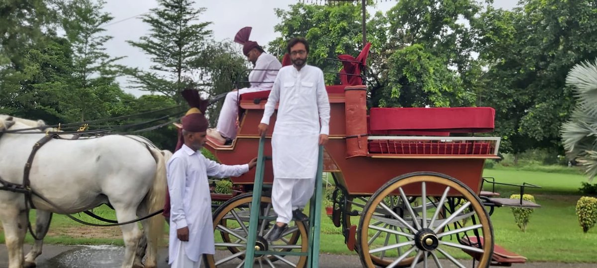 RizwanSahilBhat's tweet photo. اس سے پہلے کہ بے وفا ہوجائیں
کیوں نہ اے دوست ہم جدا ہوجائیں

احمد فراز 🥀 https://t.co/xg2icaGDs9
