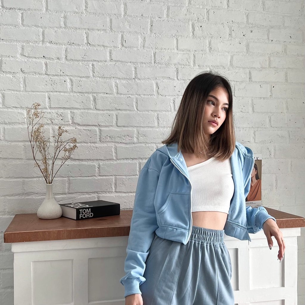 StoreTiza's tweet image. Ko lucu" warnanya 🤩
Crop zip jacket
shope.ee/5pVL1qMhCz
#moots #zonauang
#racunshopee