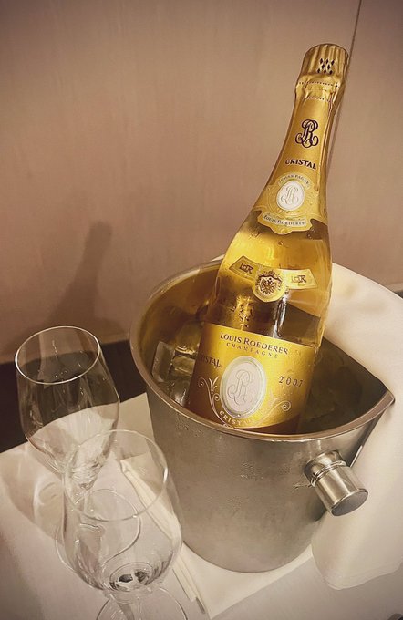 I had to test it to be sure, but yeah Cristal absolutely tastes better when it&rsquo;s on your sub&rsquo;s room service