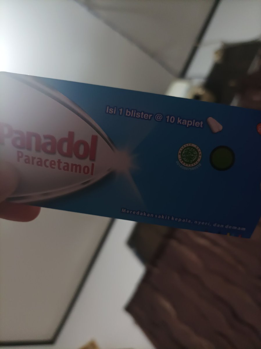 SotaShoji's tweet photo. @emilifta Minum obat elahh, jangan sampe gue anterin obat nih mil https://t.co/IVL1yVQnRb
