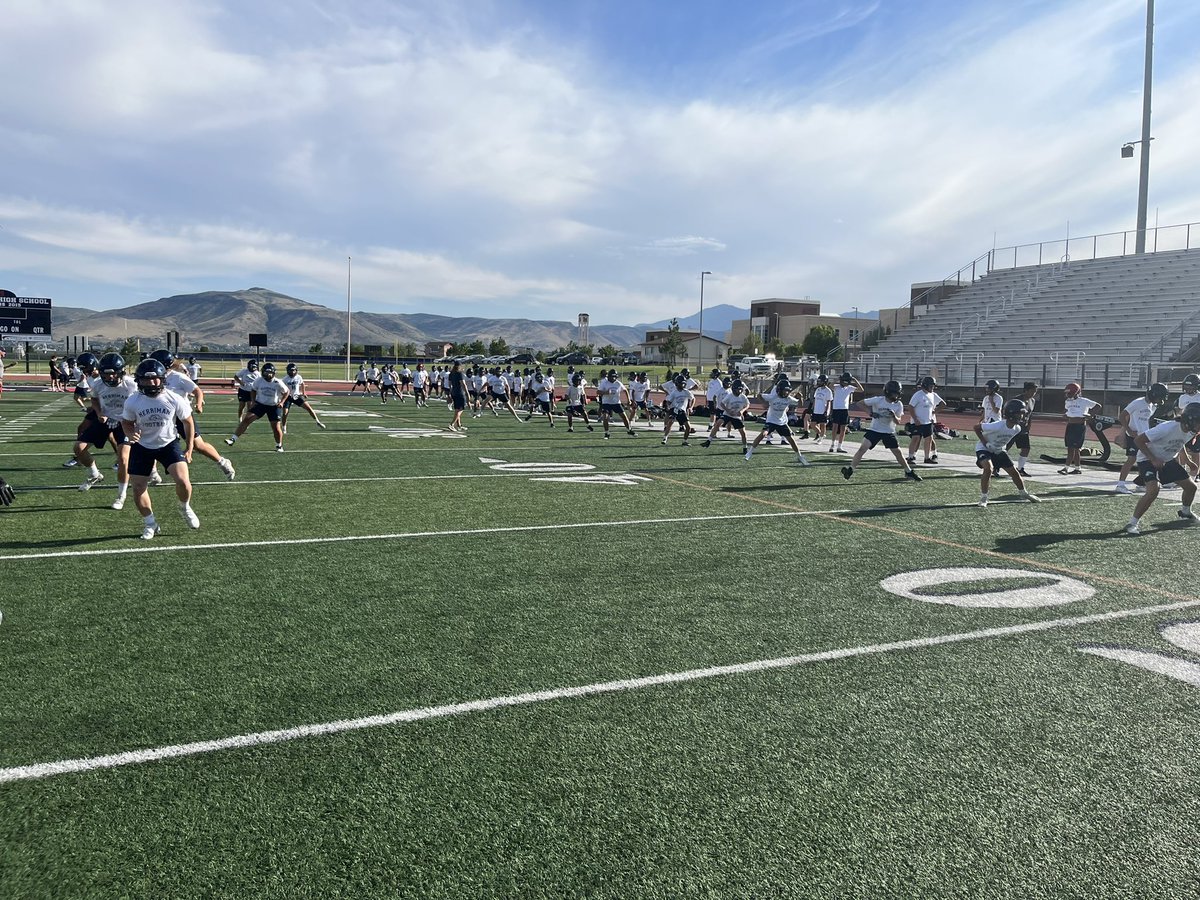 HHSMustangFB's tweet photo. Another beautiful day for football! #herriman #football #fnl #mustangfb https://t.co/a78Y7hZ0yM