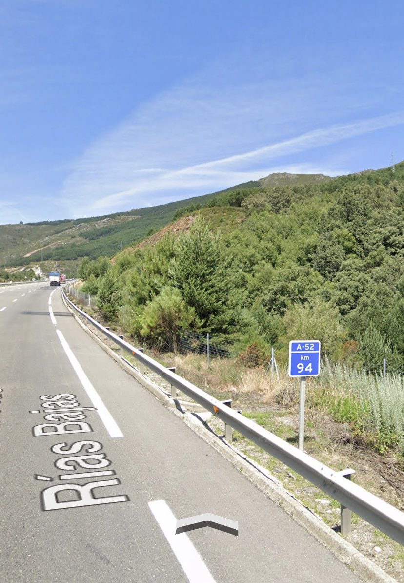 112sanabria's tweet photo. #accidentedetrafico #A52 Pk94 sentido ascendente, precaución servicios de emergencia trabajando en la zona #stopaccidentes #dgt #ems #hems #svb #sva @InformacionDGT @112cyl https://t.co/rmFzKOiNSK