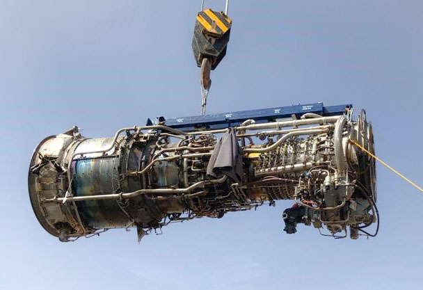 VBR_TP's tweet photo. A #LM2500 gas turbine engine flying under a VBR enhanced #liftingbeam. Learn more about VBR enhanced LM #maintenancedollies, #HSEtooling and #toolcases at https://t.co/N84cOgZZKE
#LM6000 #supportbeyondexpectation https://t.co/pVPT5UevBD